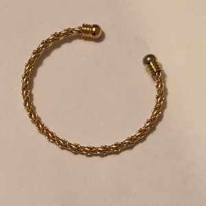 SALE‼️Gold Tone Cuff Bracelet